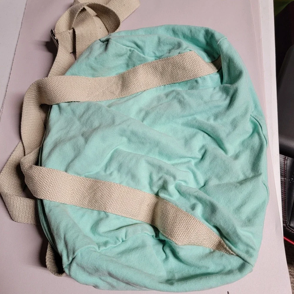 Classic Green Carry On Duffle Bag Lined‎ with Zippered Pockets